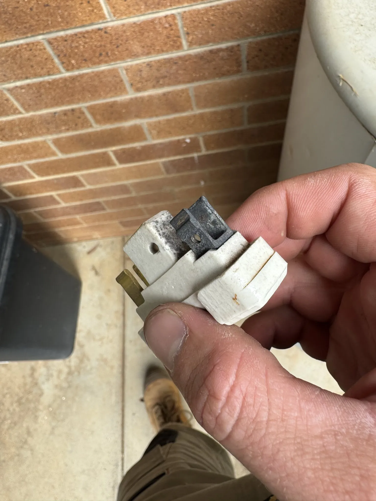 Dangerous burnt fuse requiring emergency attention